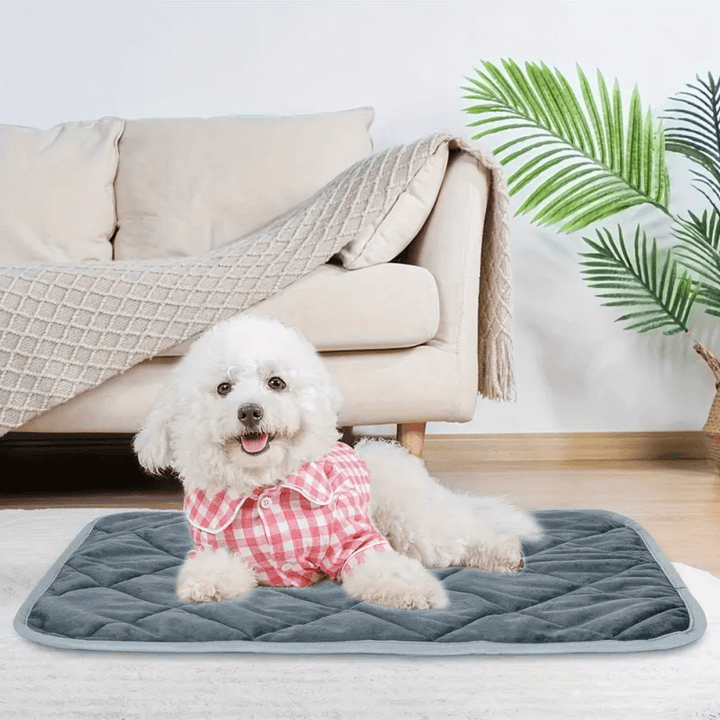Hendrano™ Self-Warming Pet Pad with Non-Slip Base for Dogs and Cats