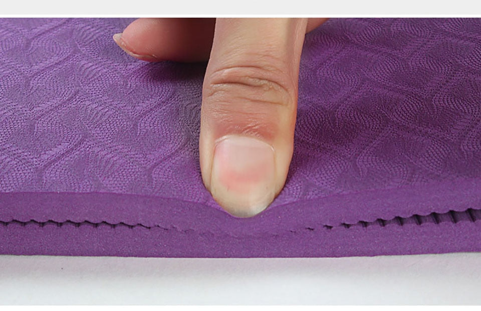 TPE yoga mat with alignment lines