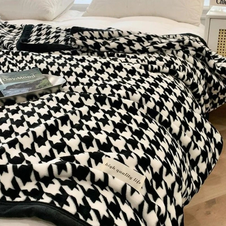 Soft Flannel Throw Blanket for Cozy Couch Nights