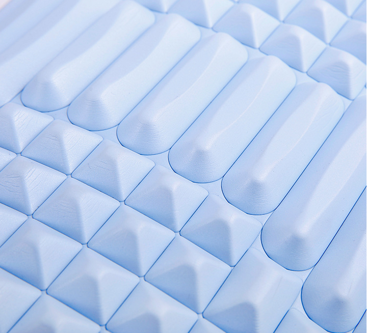 Arched foam back stretcher with ridges