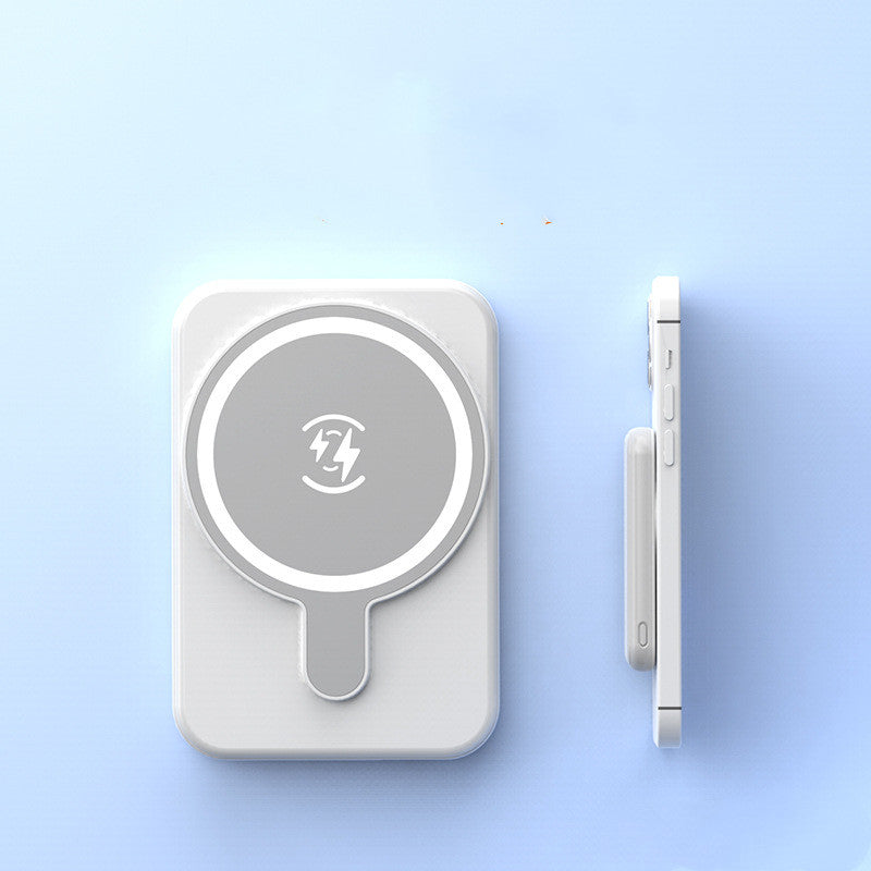 Magnetic wireless power bank on a phone