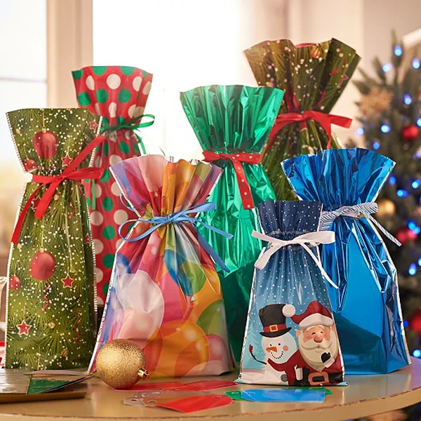 Hendrano™ Drawstring Christmas Gift Bags – 15-Piece Set in Three Sizes