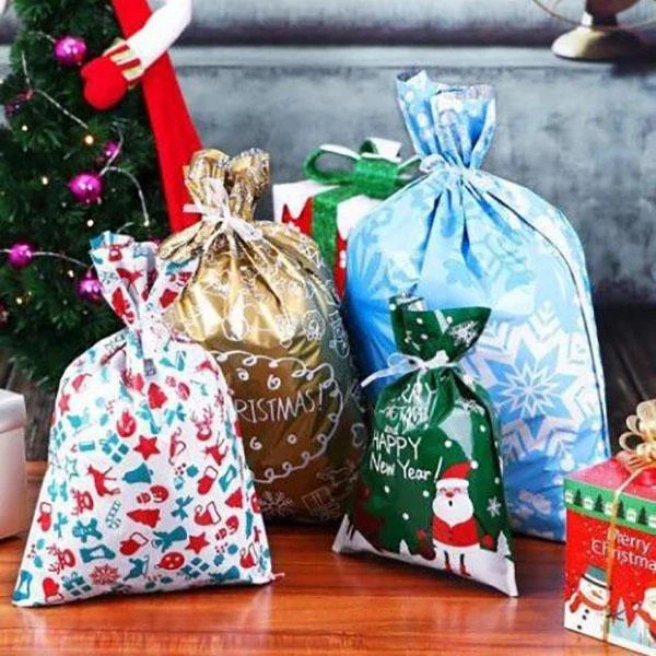 Hendrano™ Drawstring Christmas Gift Bags – 15-Piece Set in Three Sizes