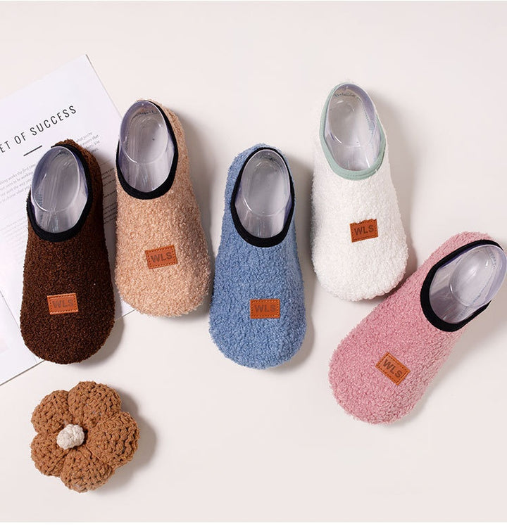 Camel fleece-lined slipper socks with grip sole