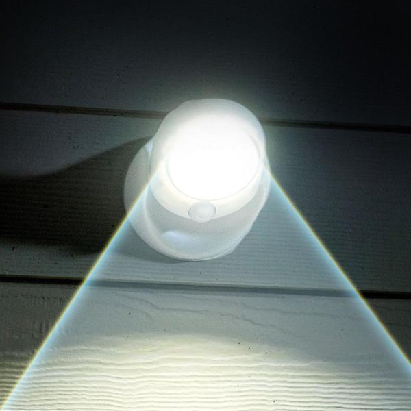 Hendrano™ Wireless Motion Sensor LED Outdoor Light with Magnetic Mount