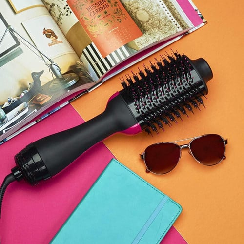 Ceramic Hot Air Brush for Volume and a Smooth Salon Blowout