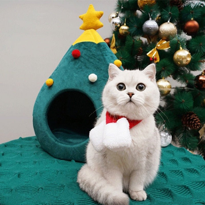 Christmas Tree Cat Bed for a Cozy Winter Experience