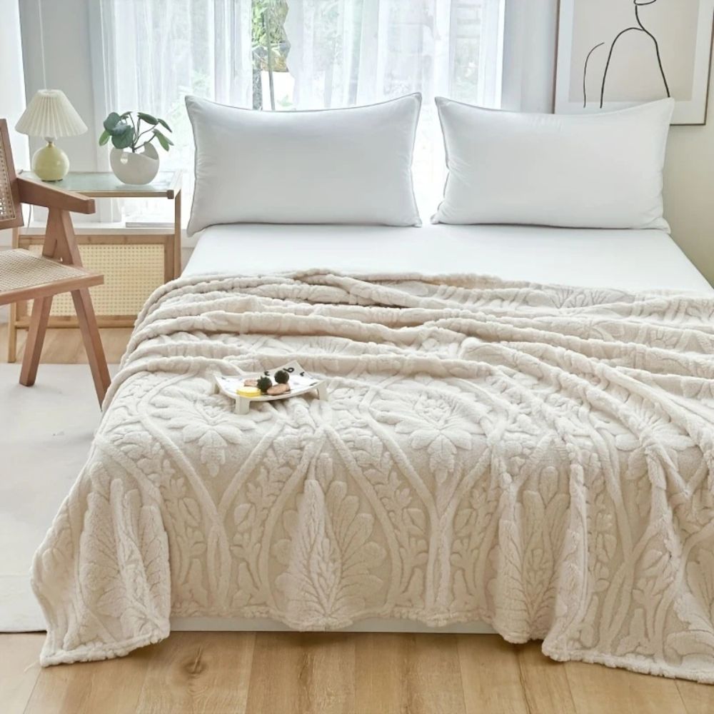 Geometric Jacquard Fleece Throw with French-Inspired Texture