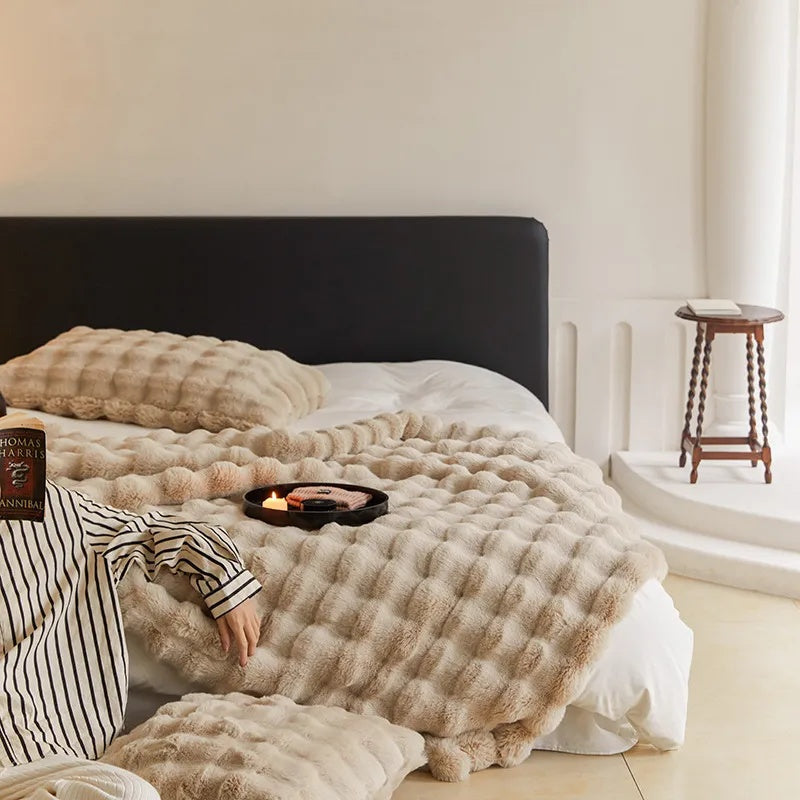 Dual-Layer Faux Fur Throw Blanket with Cloud-Soft Plush