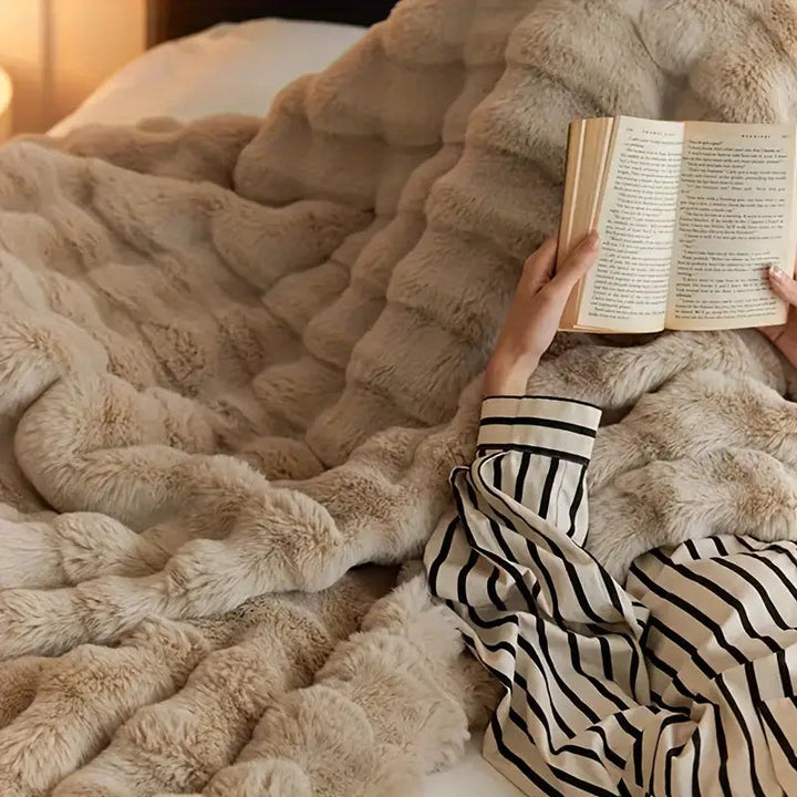 Dual-Layer Faux Fur Throw Blanket with Cloud-Soft Plush