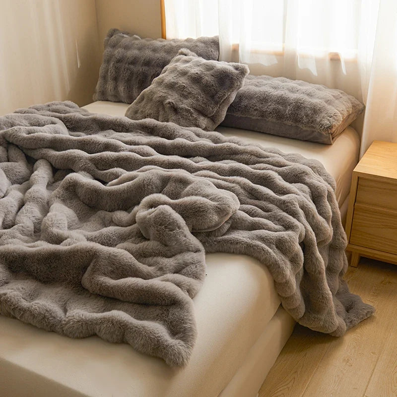 Ultra-Soft Faux Fur Throw Blanket with Silky Plush Feel