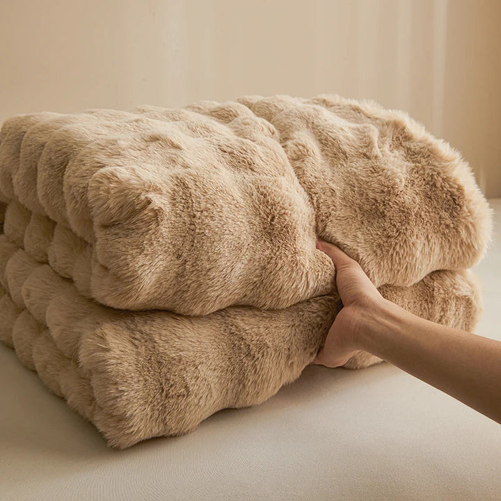 Ultra-Soft Faux Fur Throw Blanket with Silky Plush Feel