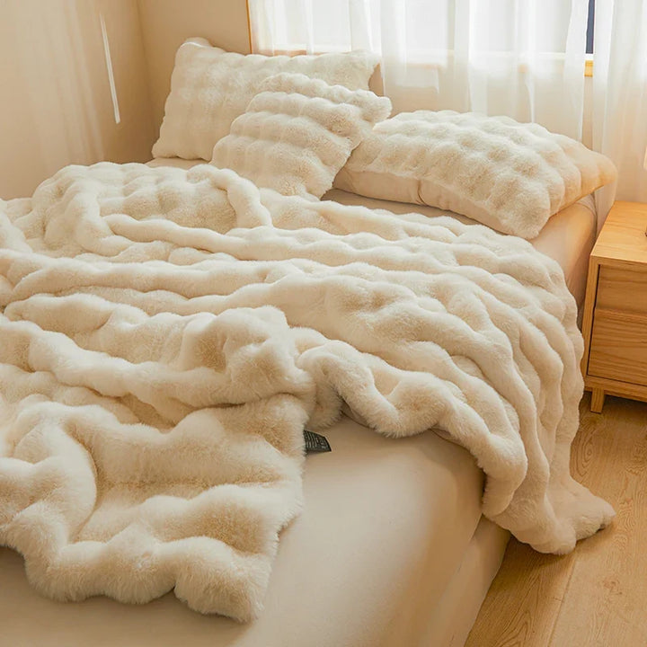 Ultra-Soft Faux Fur Throw Blanket with Silky Plush Feel