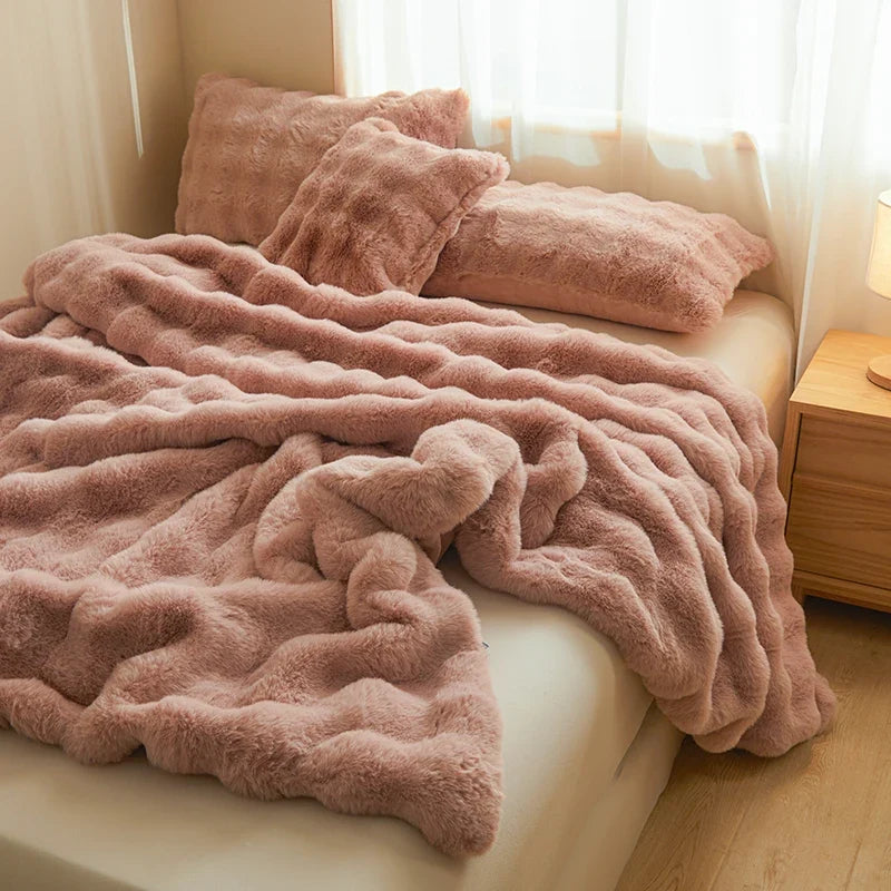 Ultra-Soft Faux Fur Throw Blanket with Silky Plush Feel