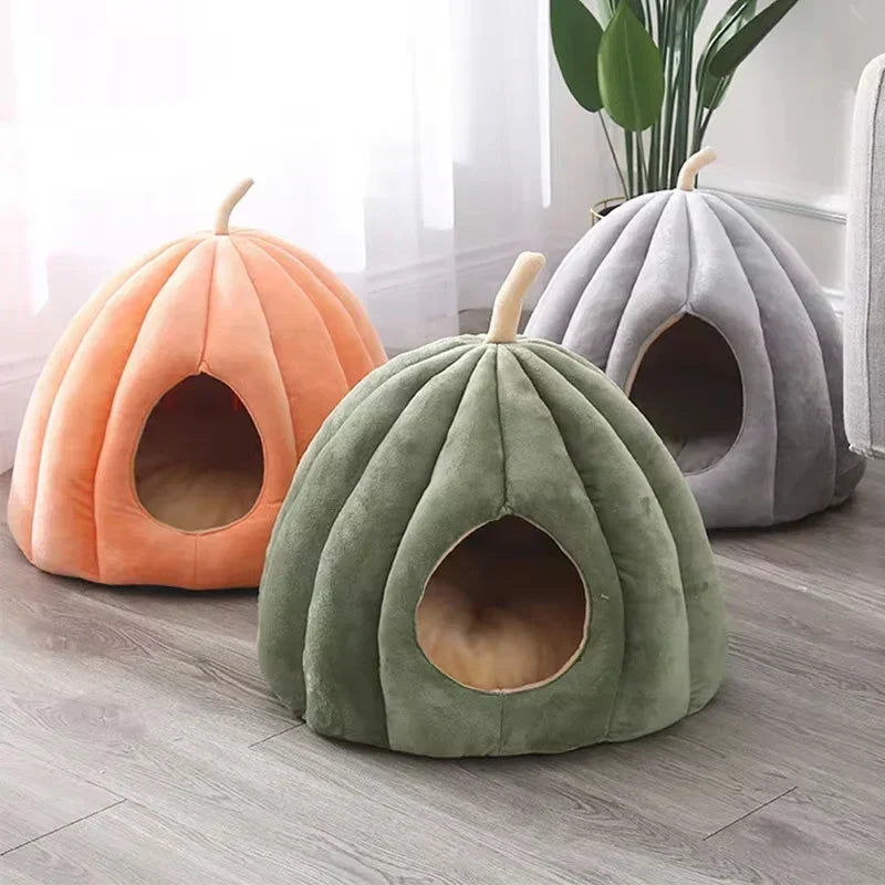 Hendrano™ Cozy Pumpkin Cat Bed with Enclosed Plush Hideaway