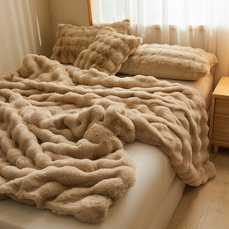 Ultra-Soft Faux Fur Throw Blanket with Silky Plush Feel