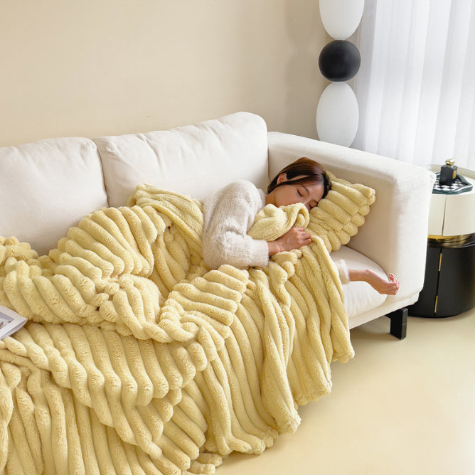 Hendrano Double-Sided Ribbed Faux Fur Throw Blanket