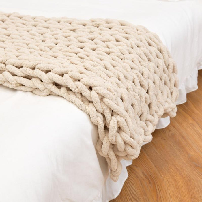 Hendrano™ Chunky Cable-Knit Throw Blanket with a Gently Weighted Feel