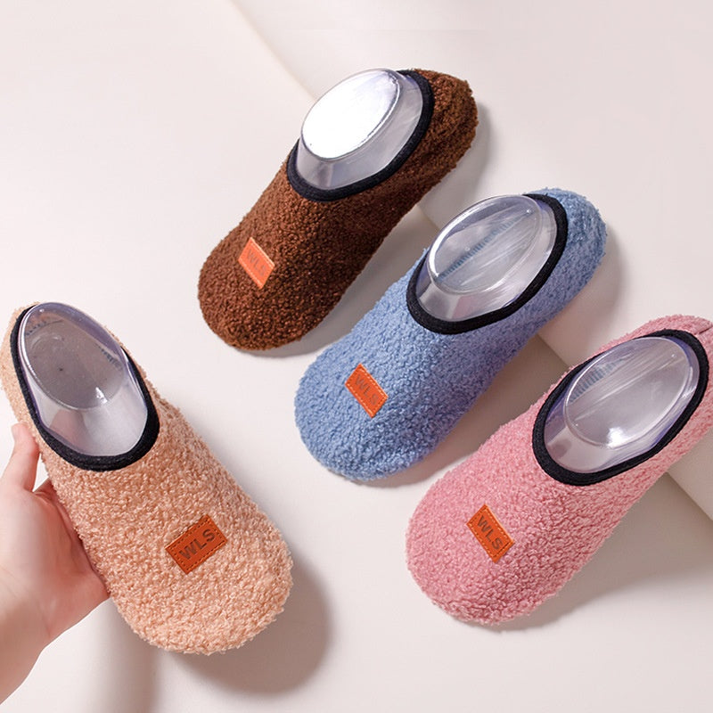 Camel fleece-lined slipper socks with grip sole