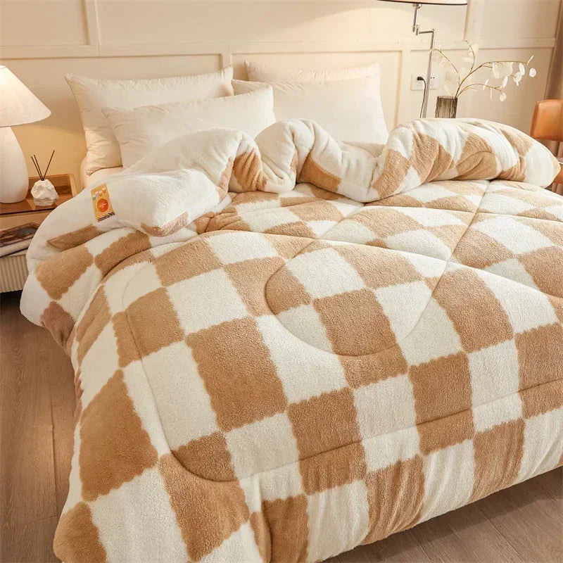 Quilted Weighted Blanket with Classic Plaid Design