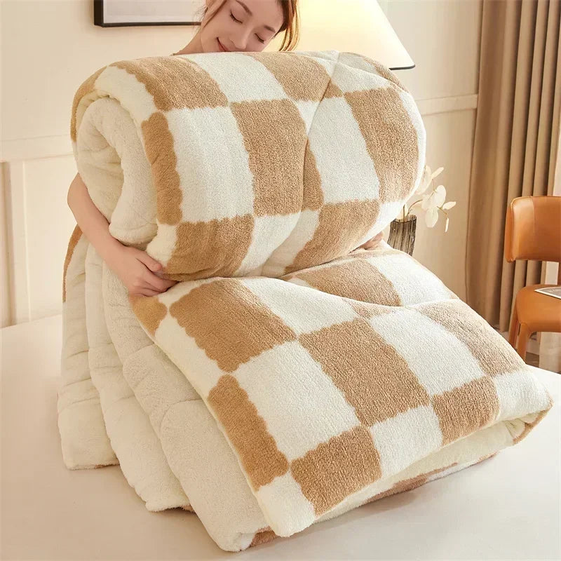 Quilted Weighted Blanket with Classic Plaid Design