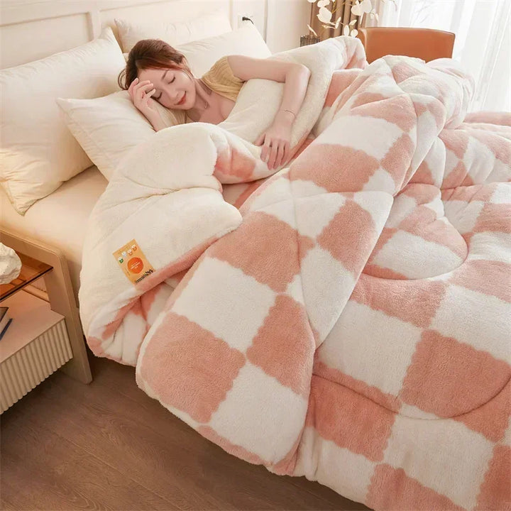 Quilted Weighted Blanket with Classic Plaid Design