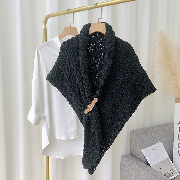 Hendrano Chunky Knit Triangle Scarf with Buckle Closure