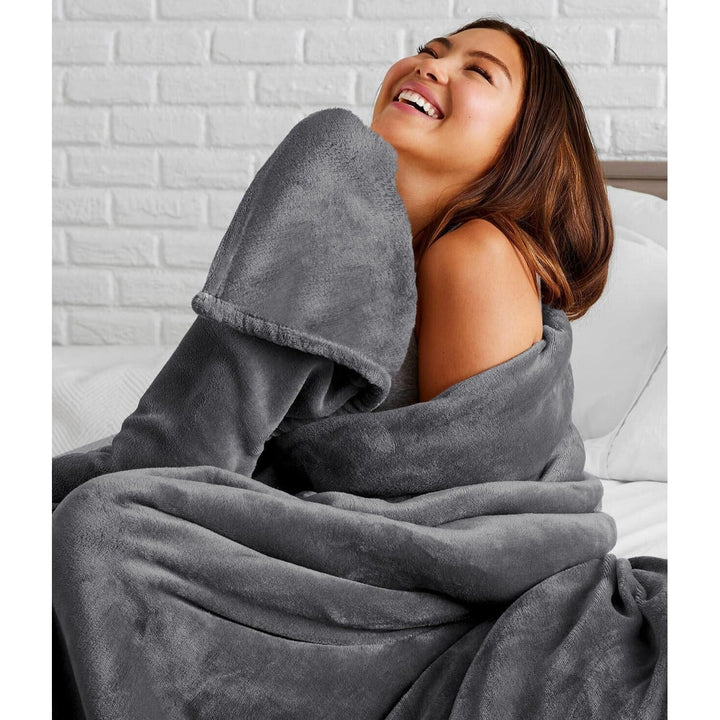 Faux Fur Fleece Throw Blanket with a Mink-Soft Feel