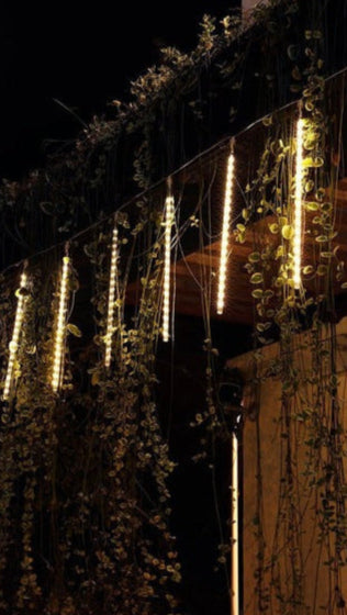 Hendrano™ LED Icicle Lights with Falling Snow Effect, 8 Tubes