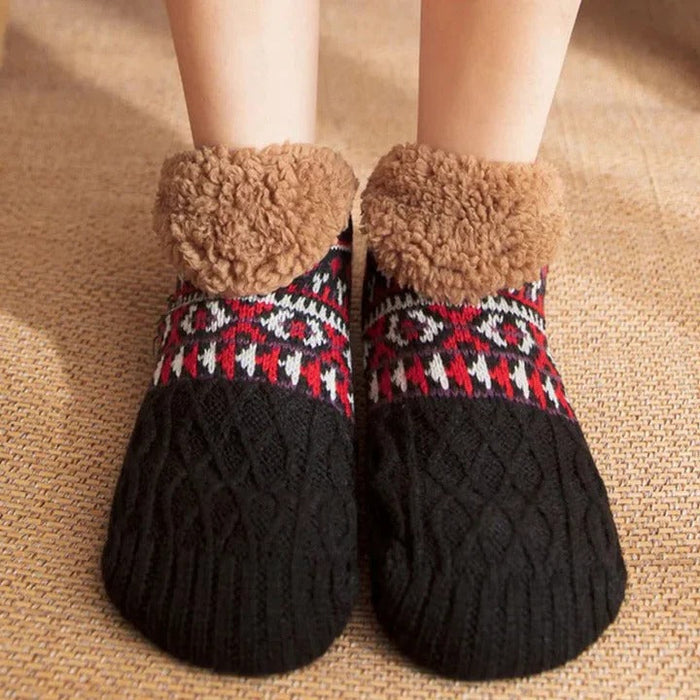 Hendrano™ Fleece-Lined Snowflake Knit Socks with Non-Slip Grippers