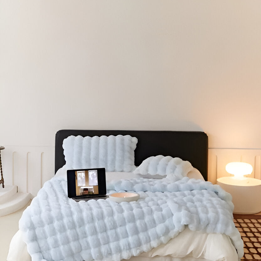 Soft Plush All-Season Blanket with a Minimal, Elegant Look
