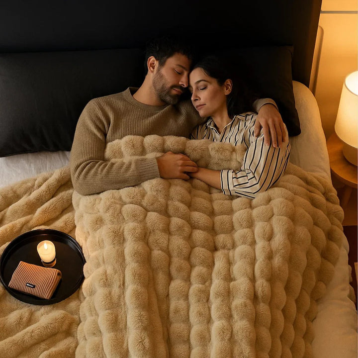 Soft Plush All-Season Blanket with a Minimal, Elegant Look