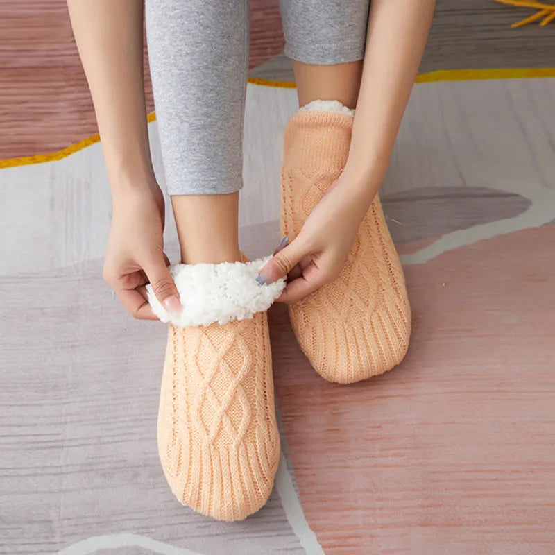 Hendrano™ Warm Cotton House Socks with Grippy Soles for Winter