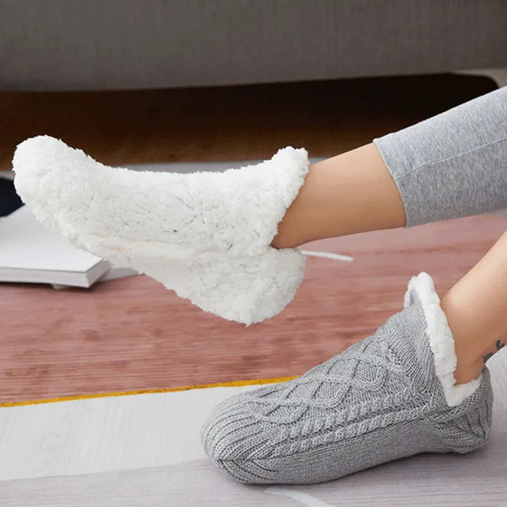 Hendrano™ Warm Cotton House Socks with Grippy Soles for Winter