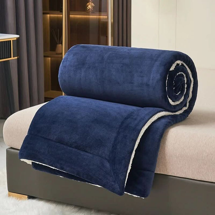 Reversible Sherpa Blanket with Ultra-Soft Fleece Side