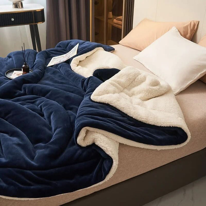 Reversible Sherpa Blanket with Ultra-Soft Fleece Side