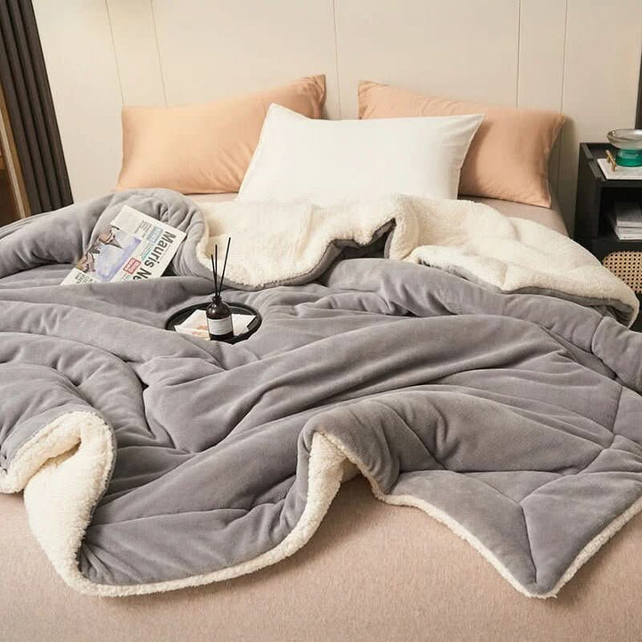 Reversible Sherpa Blanket with Ultra-Soft Fleece Side