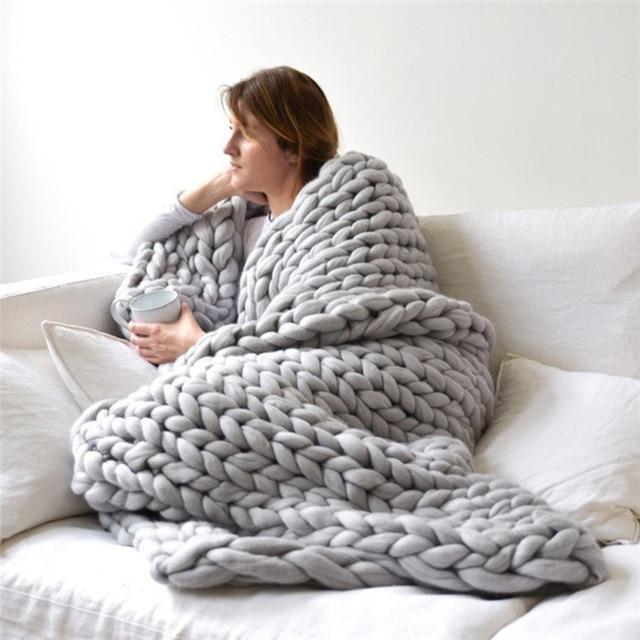 Hendrano™ Handmade Chunky Knit Blanket with Ultra-Soft Texture