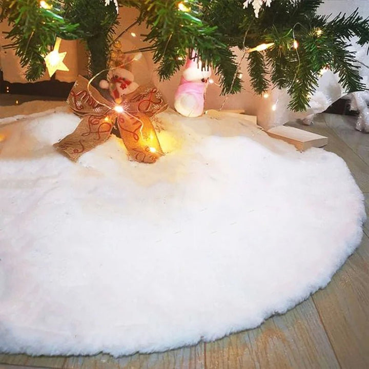 White Faux Fur Christmas Tree Skirt – Elegant Plush Carpet for Holiday Décor &amp; New Year Charm